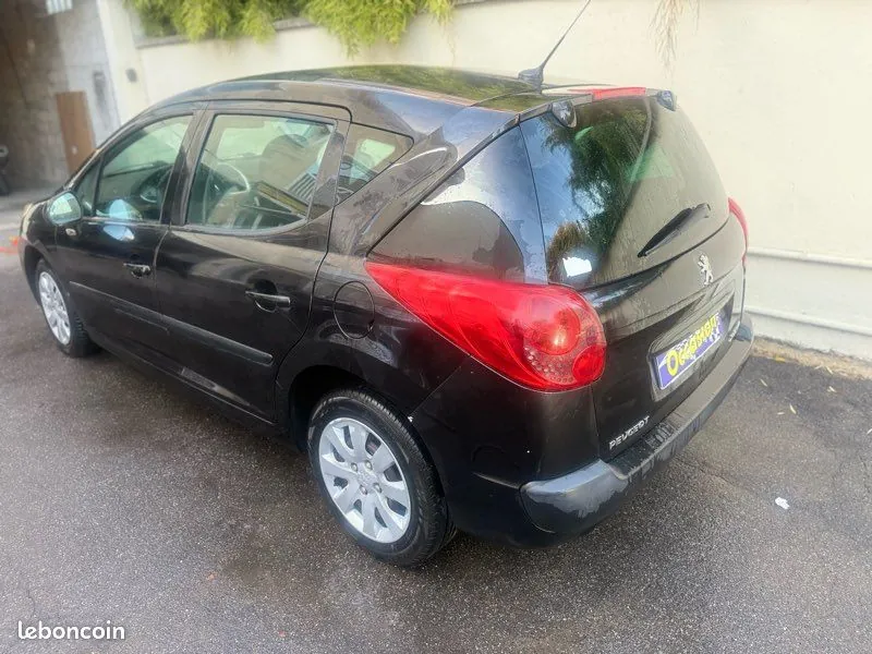 Peugeot 207 2008 photo 3