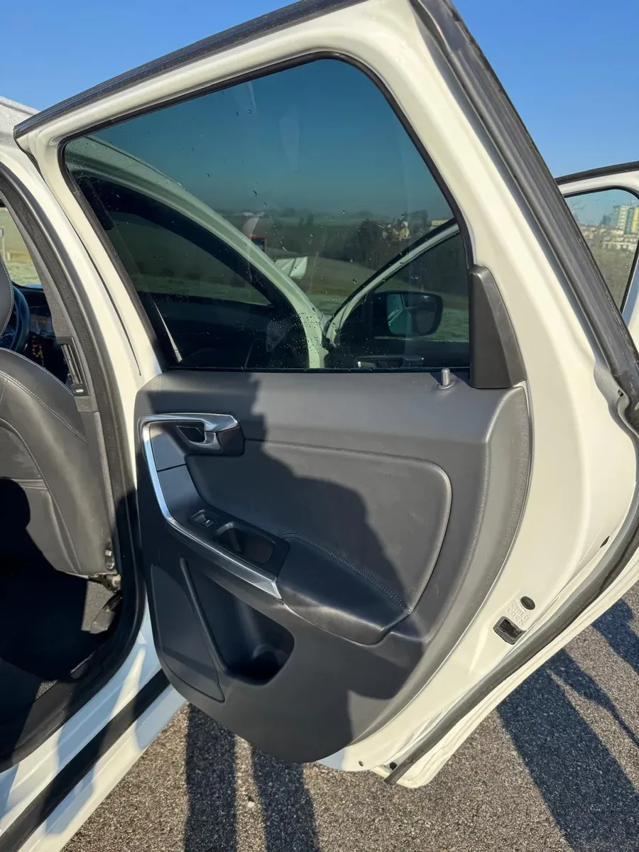Volvo Xc60 2016 photo 2