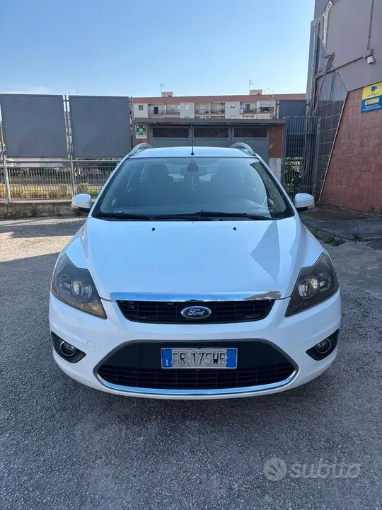 Ford Focus 2008 photo 2