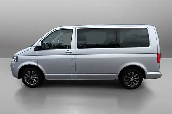 Volkswagen Caravelle 2010 photo 2