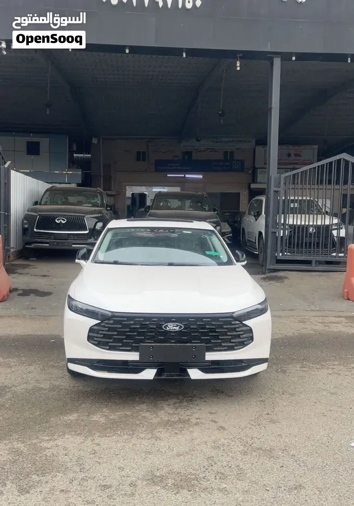 Ford Taurus 2026 photo 2