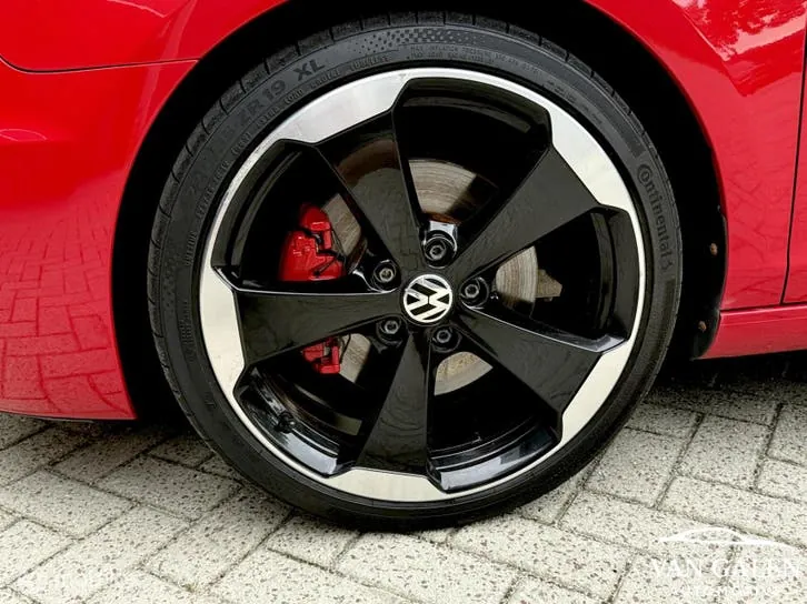 Volkswagen Golf 2011 photo 3