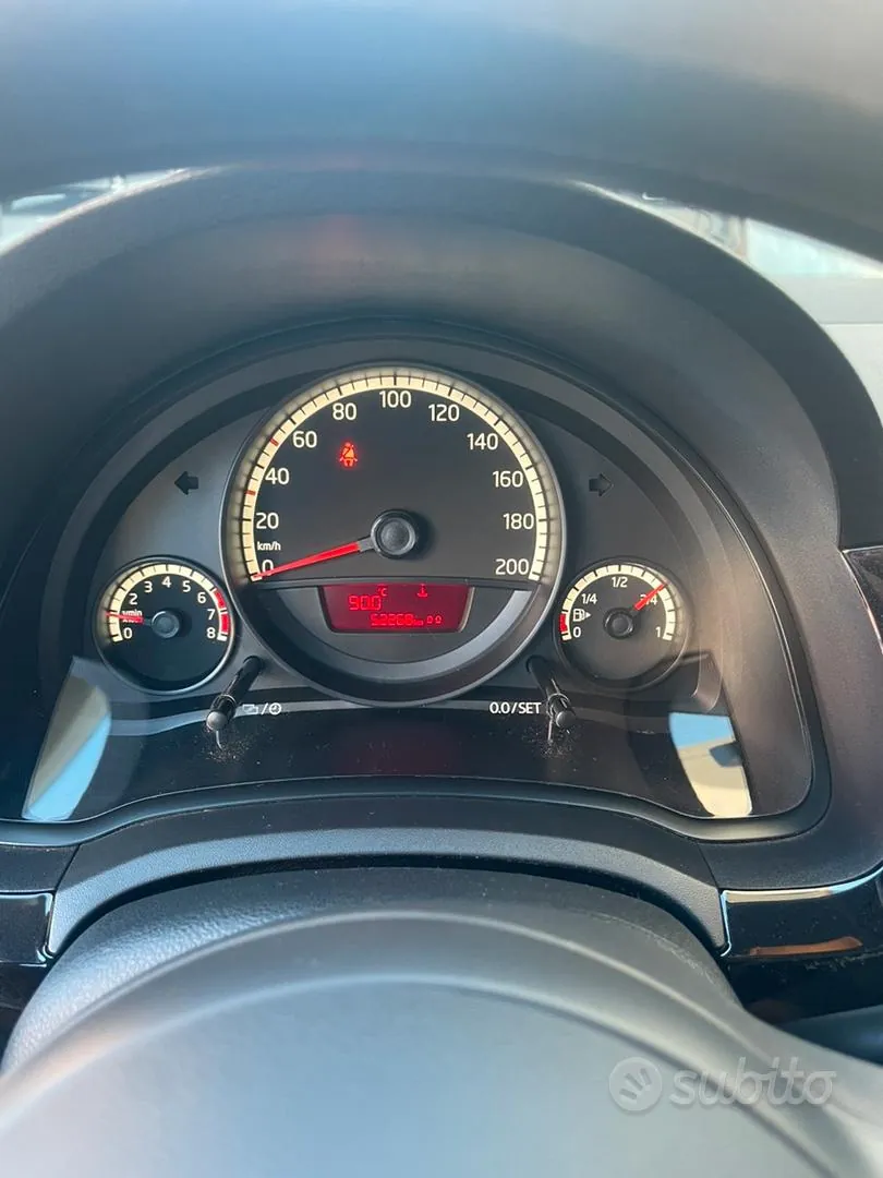 Volkswagen Up 2016 photo 4
