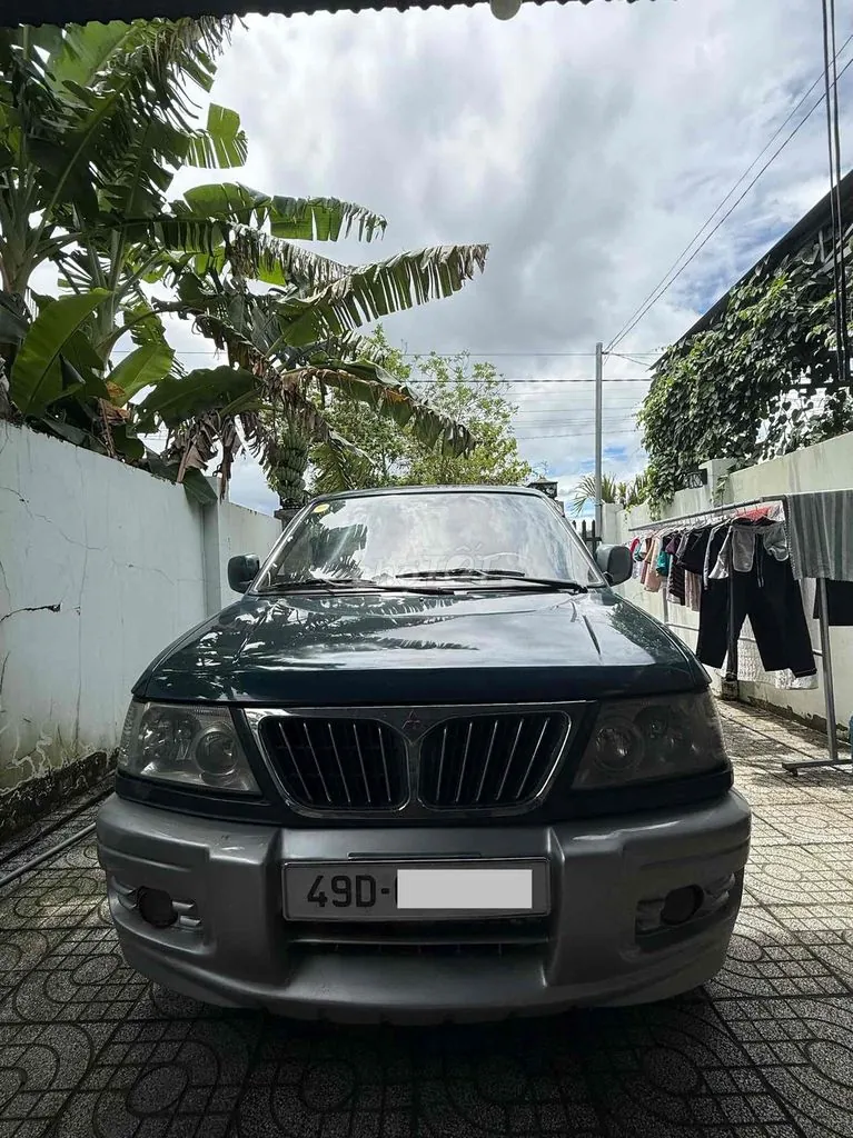 Mitsubishi Jolie