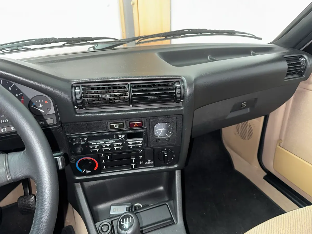 BMW 3 Series 1989 photo 3