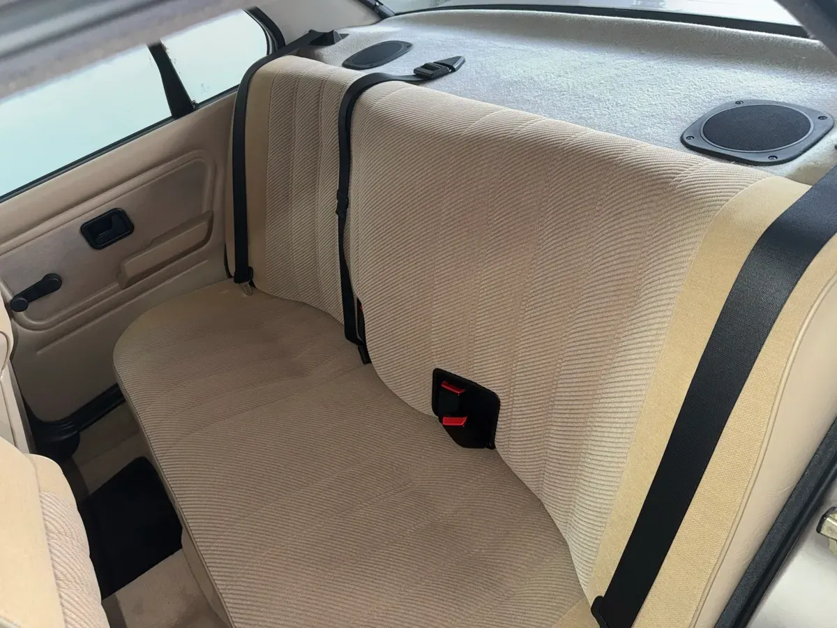 BMW 3 Series 1989 photo 2
