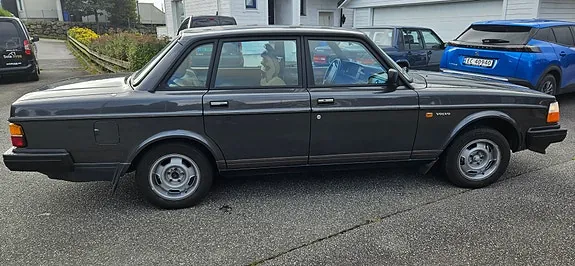 Volvo 240 1989 photo 4