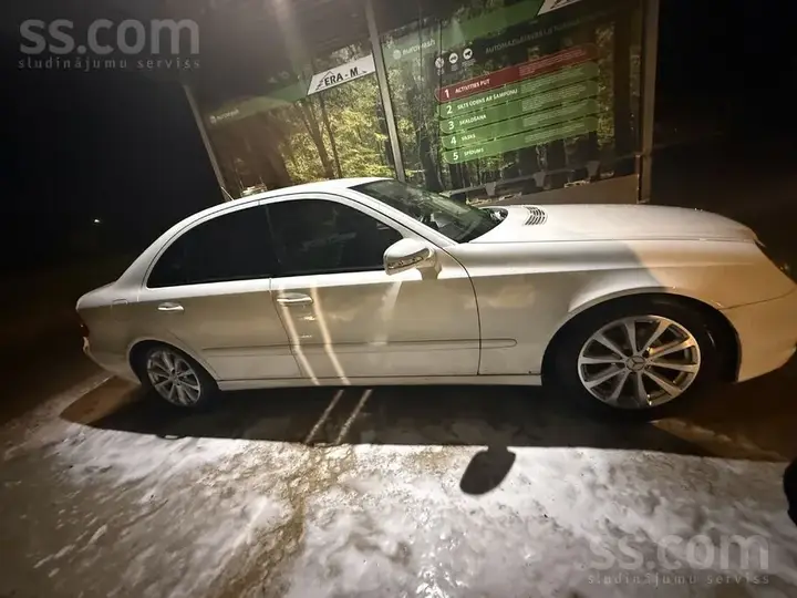 Mercedes-Benz E200 2006 photo 2