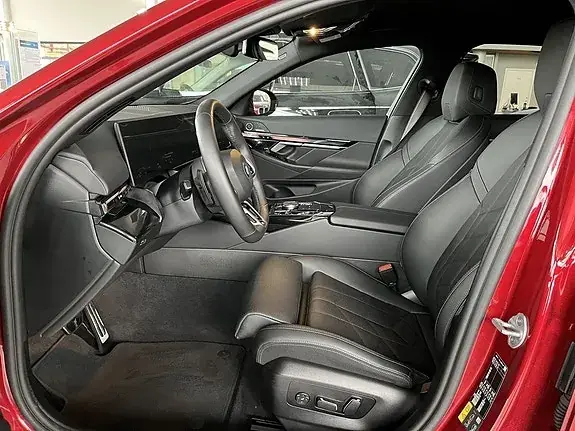 BMW 530E 2026 photo 5