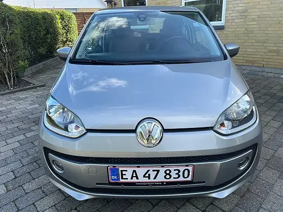 Volkswagen Up 2012 photo 3