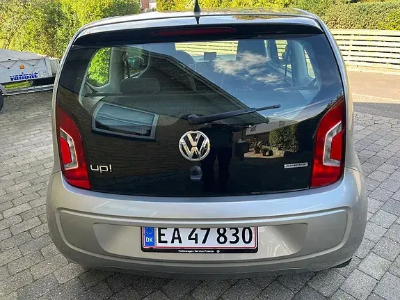 Volkswagen Up 2012 photo 4
