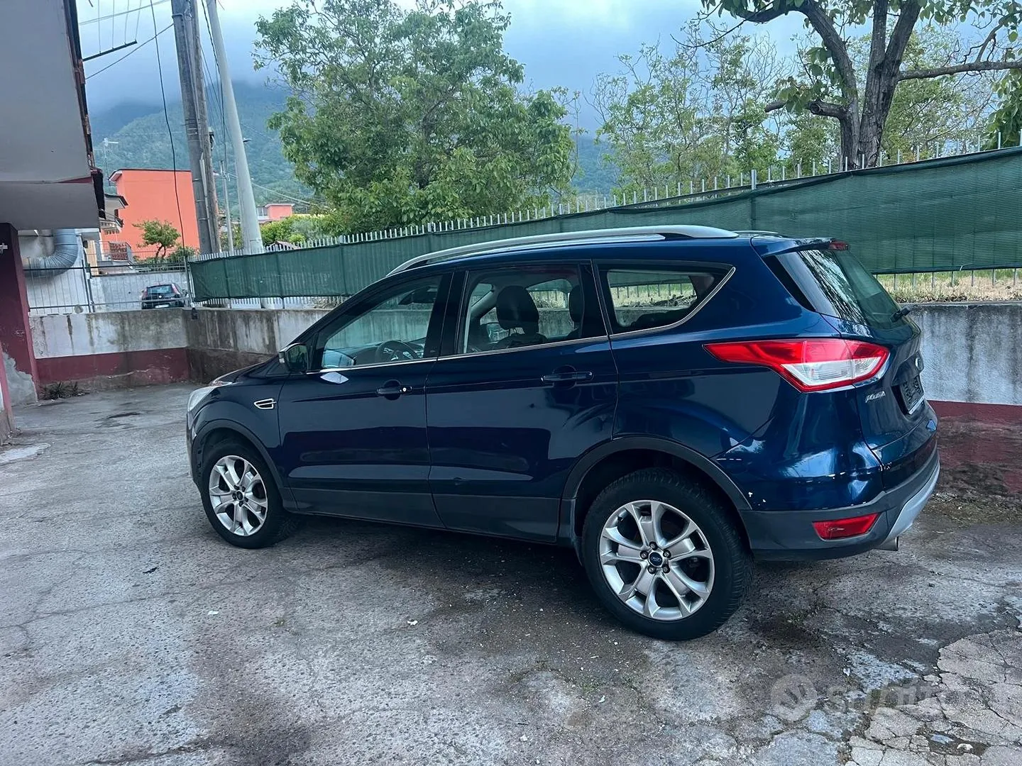 Ford Kuga 2013 photo 3