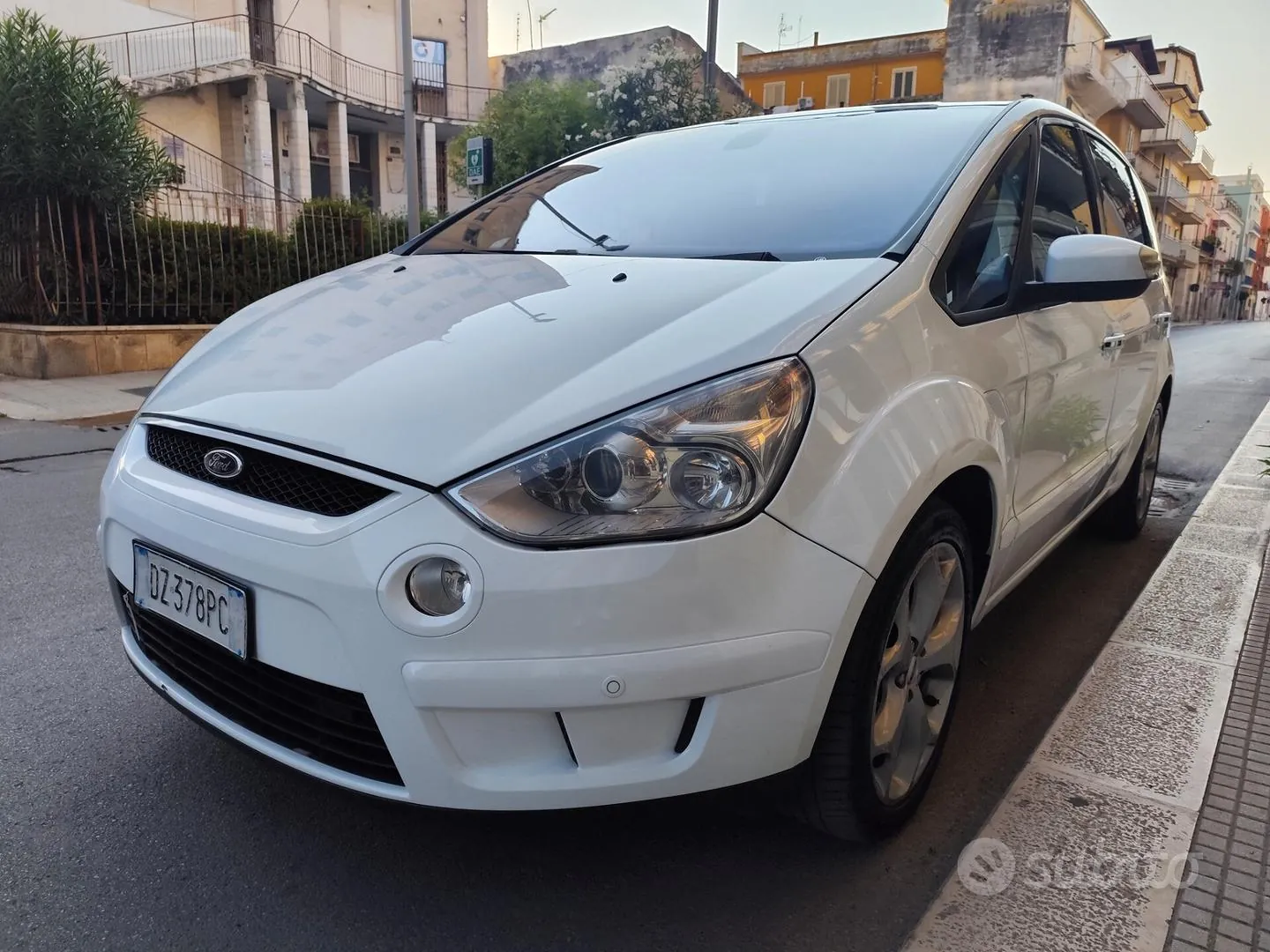 Ford S-Max 2009 photo 3