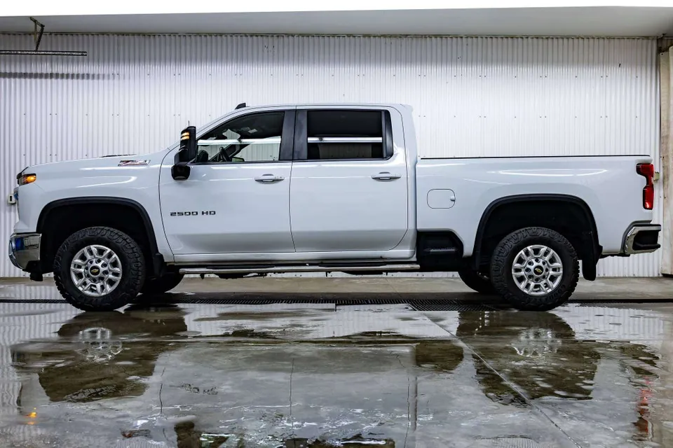 Chevrolet Silverado 2500 2024 photo 2
