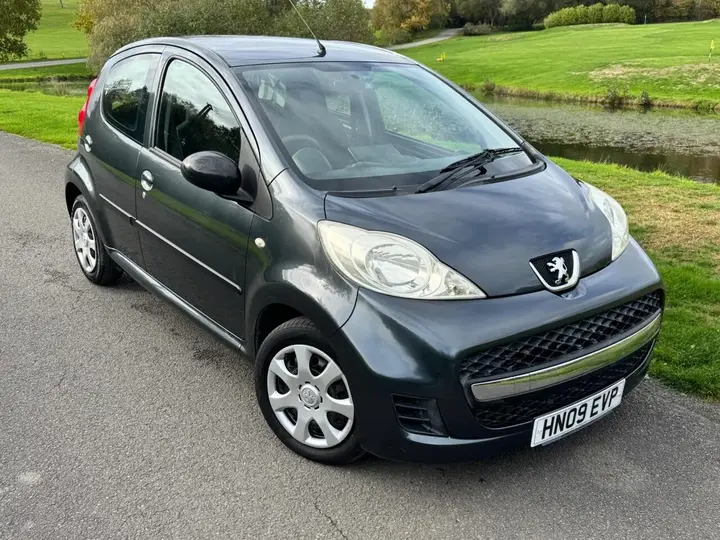 Peugeot 107 2009 photo 2