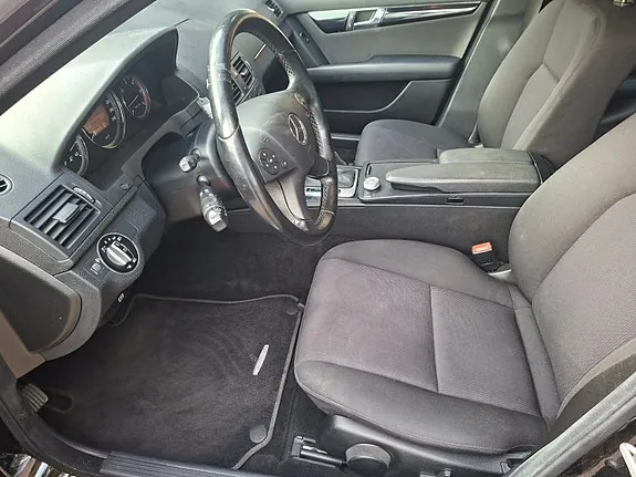 Mercedes-Benz C200 2010 photo 5