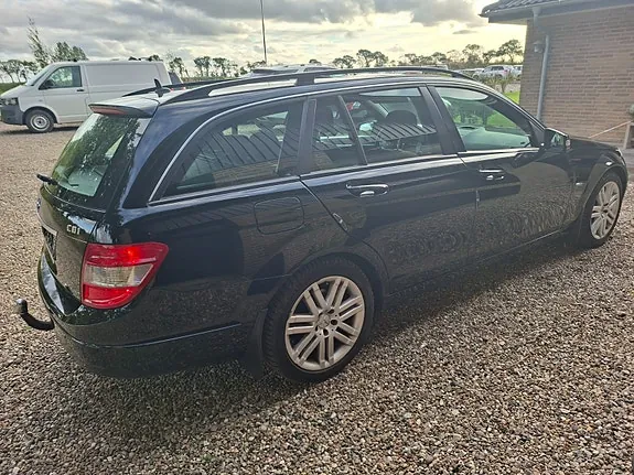 Mercedes-Benz C200 2010 photo 4