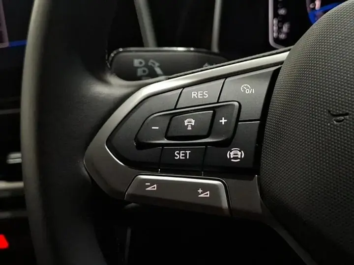 Volkswagen T-Roc 2023 photo 4