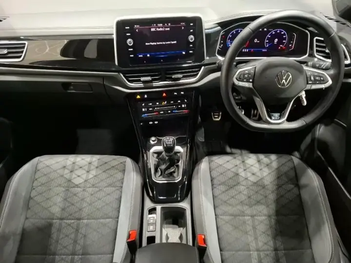 Volkswagen T-Roc 2023 photo 2