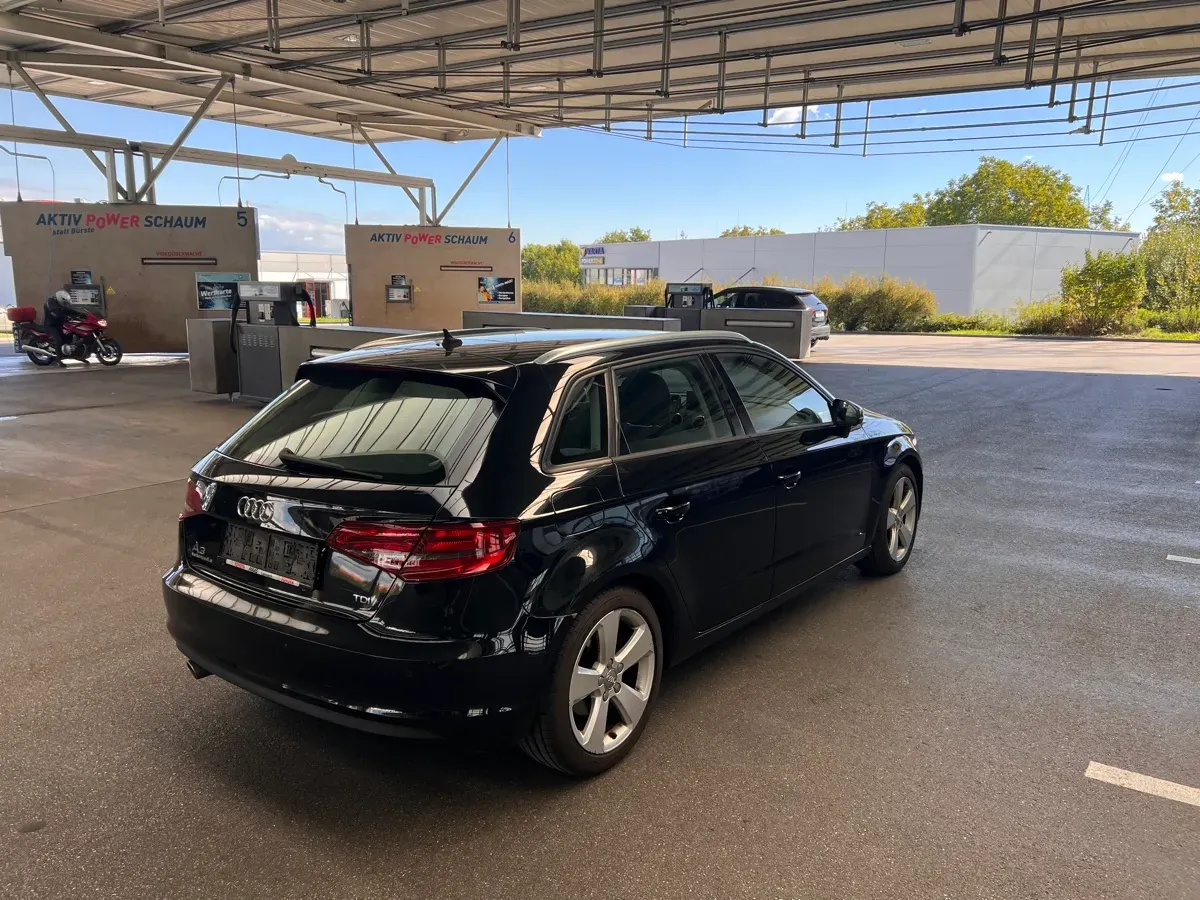 Audi A3 2016 photo 2