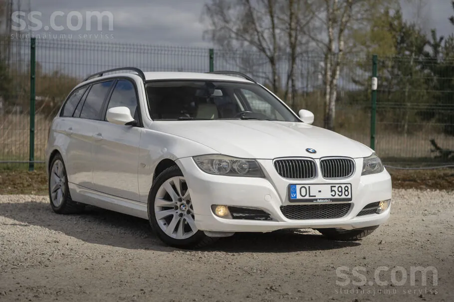 BMW 320 2010 photo 3