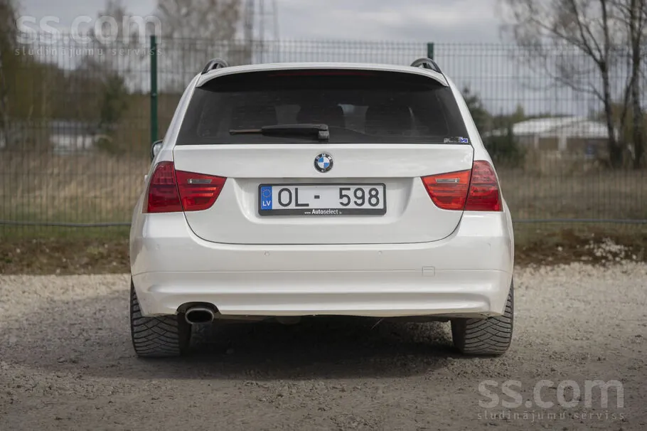 BMW 320 2010 photo 5