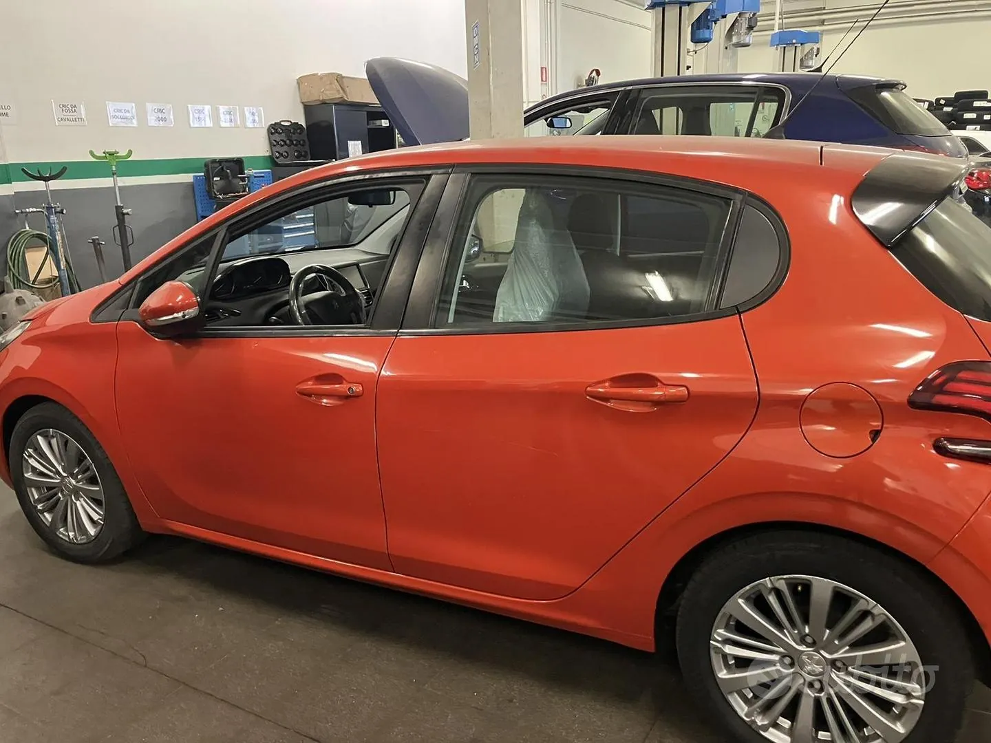 Peugeot 208 2015 photo 5