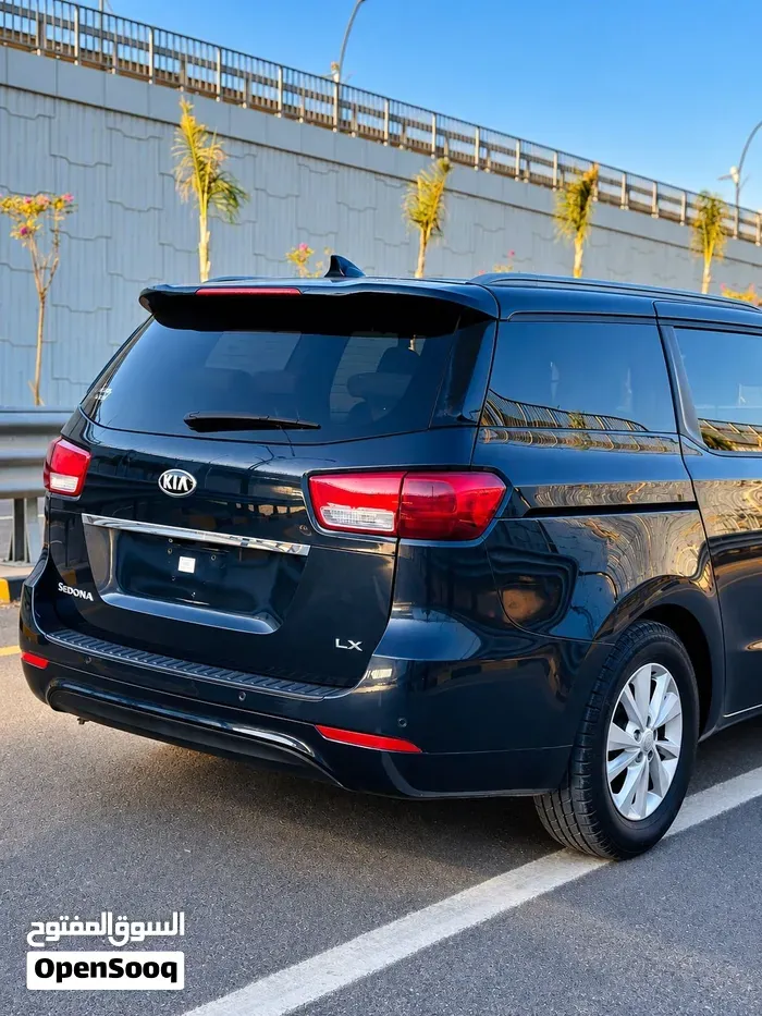 Kia Sedona 2017 photo 4