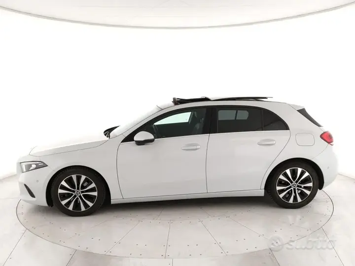 Mercedes-Benz A 2022 photo 2