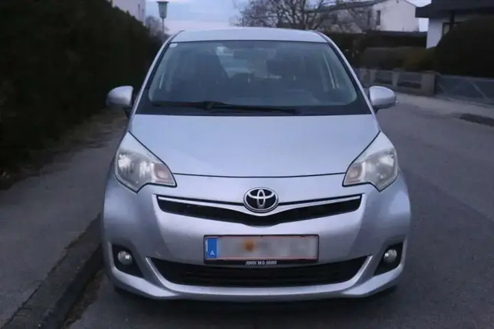 Toyota Verso 2012 photo 3