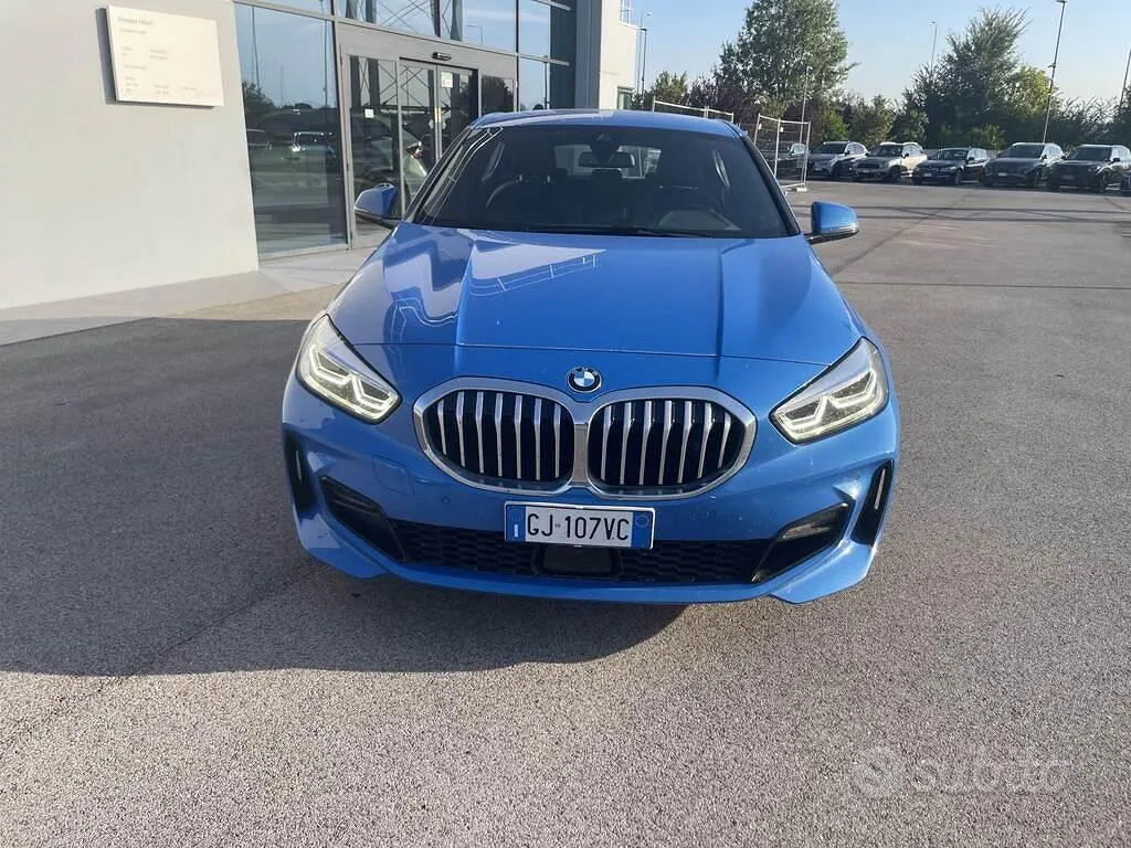 BMW 1 Series 2022 photo 2