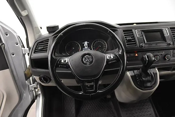 Volkswagen Transporter 2018 photo 2