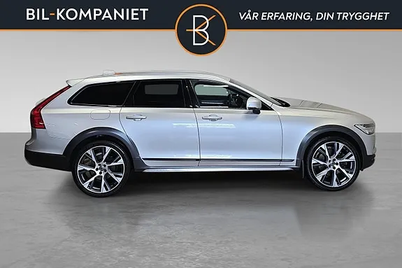 Volvo V90 Cross Country 2019 photo 2