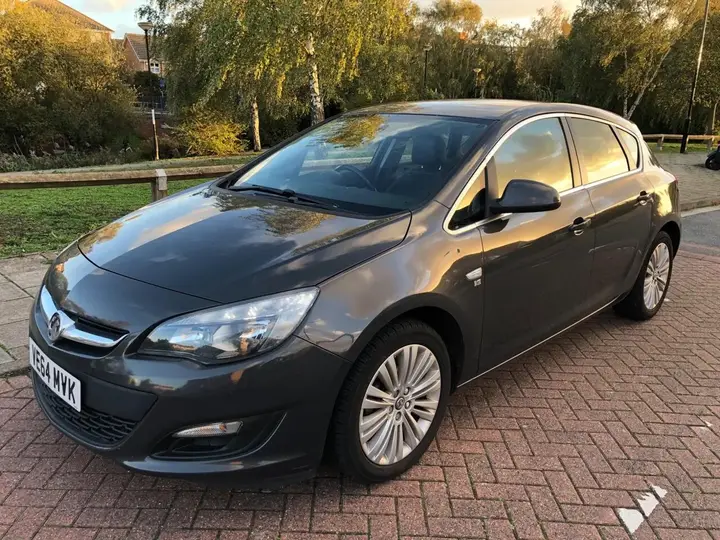 Vauxhall Astra 2014 photo 5