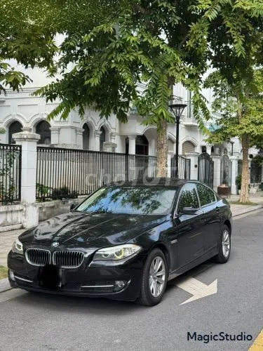 BMW 5 Series 2010 photo 2