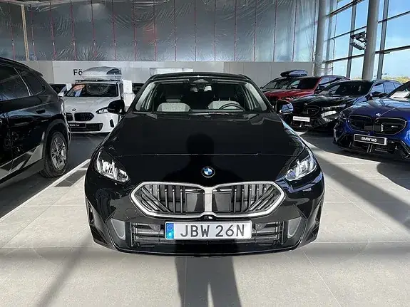 BMW 120 2026 photo 2
