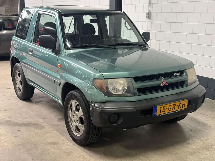 Mitsubishi Pajero 2001 photo 3