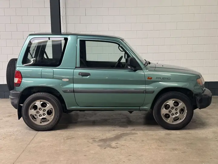 Mitsubishi Pajero 2001 photo 4