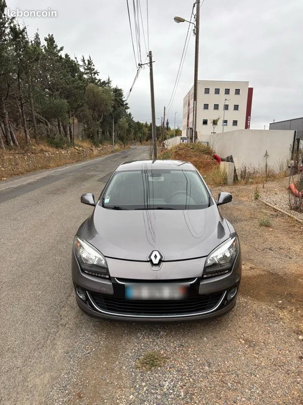 Renault Megane 2012 photo 2