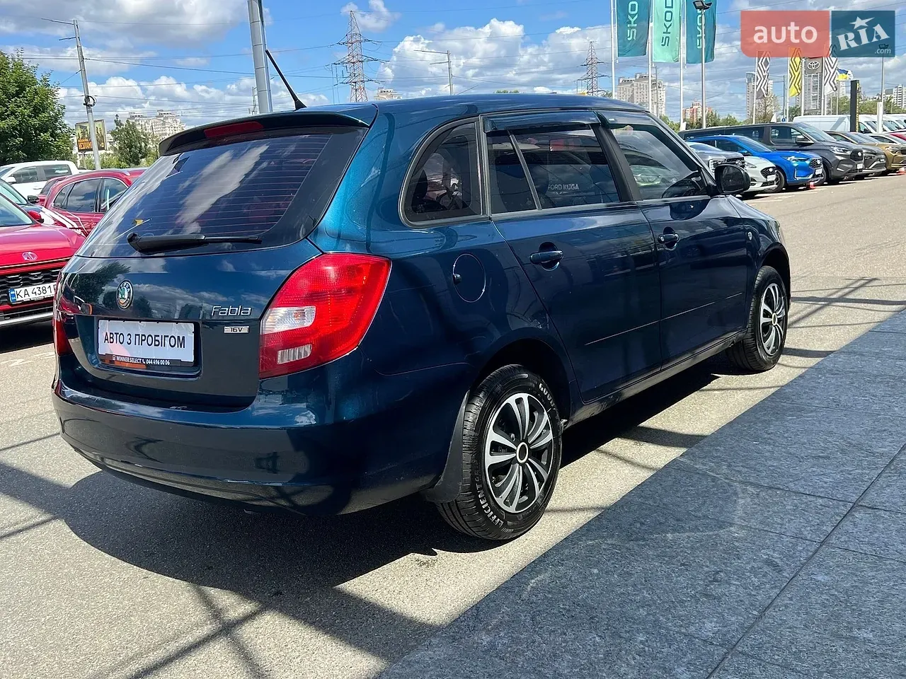 Skoda Fabia 2011 photo 4