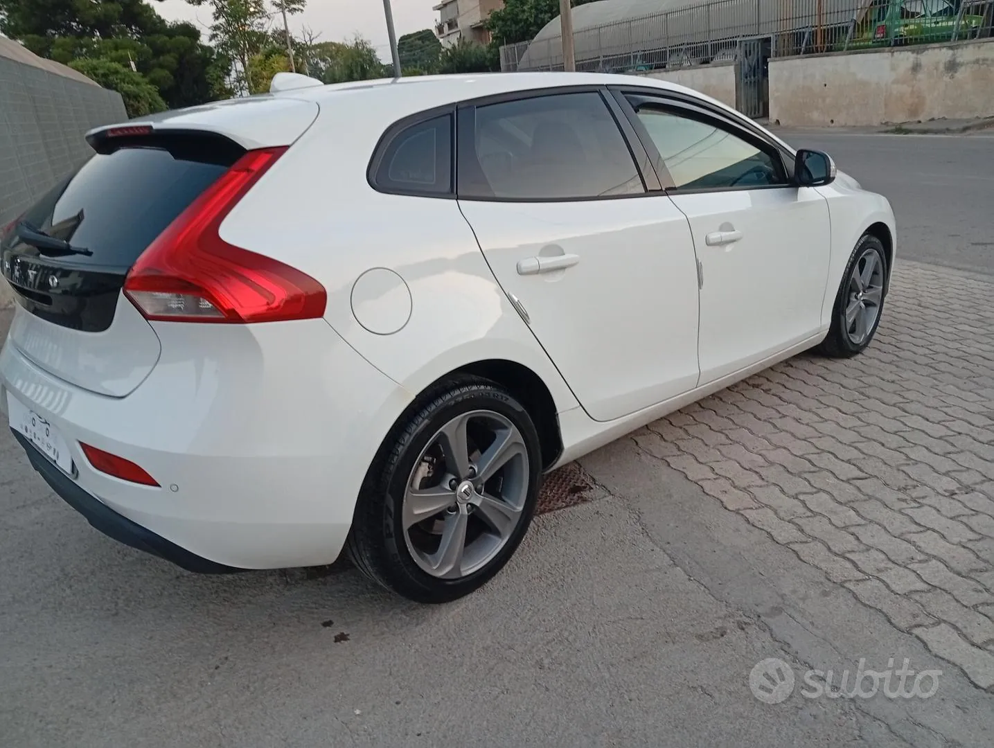 Volvo V40 2018 photo 3
