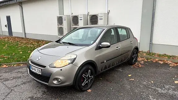 Renault Clio Iii 2012 photo 2
