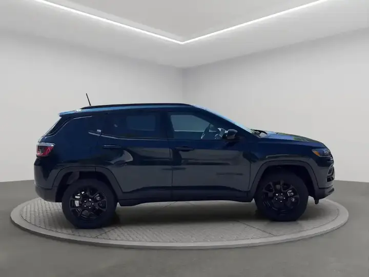 Jeep Compass 2026 photo 3
