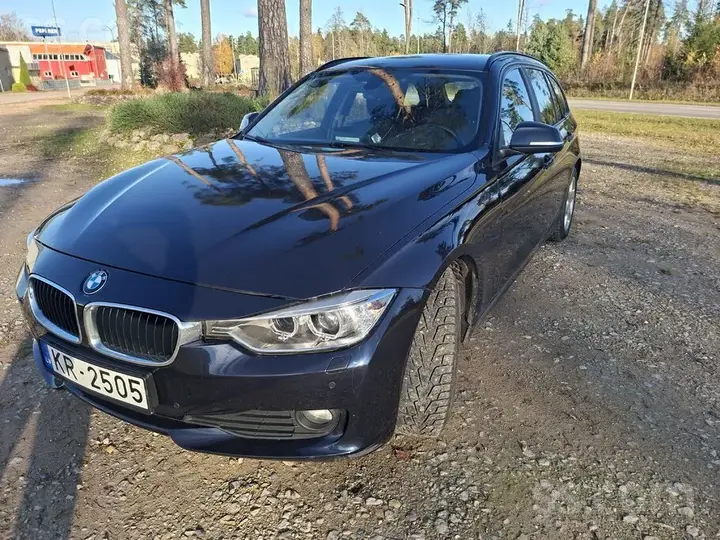 BMW 320 2013 photo 2