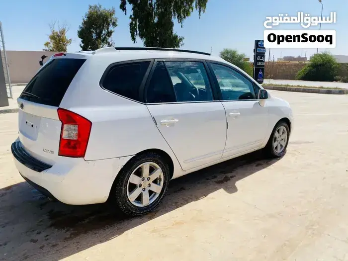 Kia Rondo 2012 photo 4