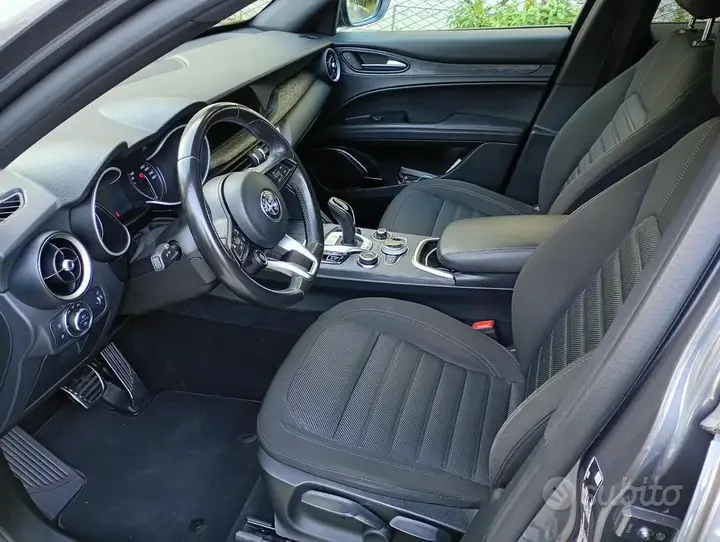 Alfa Romeo Stelvio 2023 photo 4