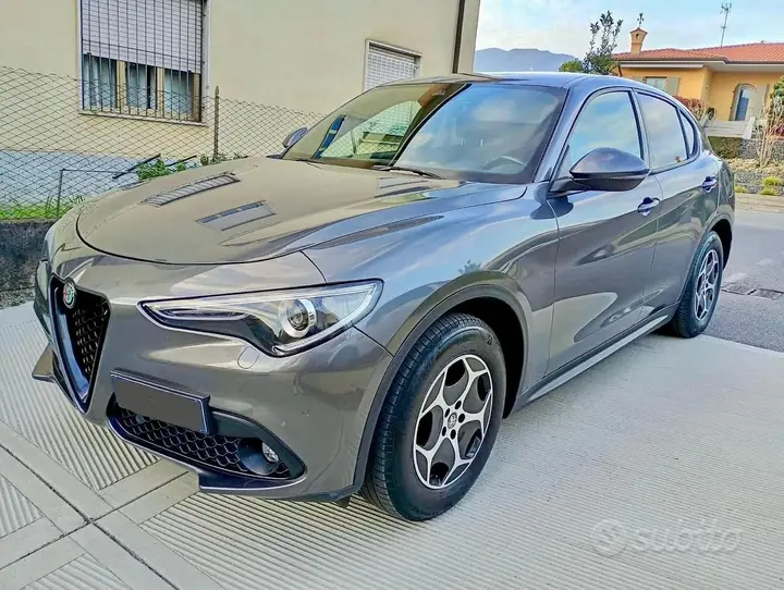 Alfa Romeo Stelvio 2023 photo 2