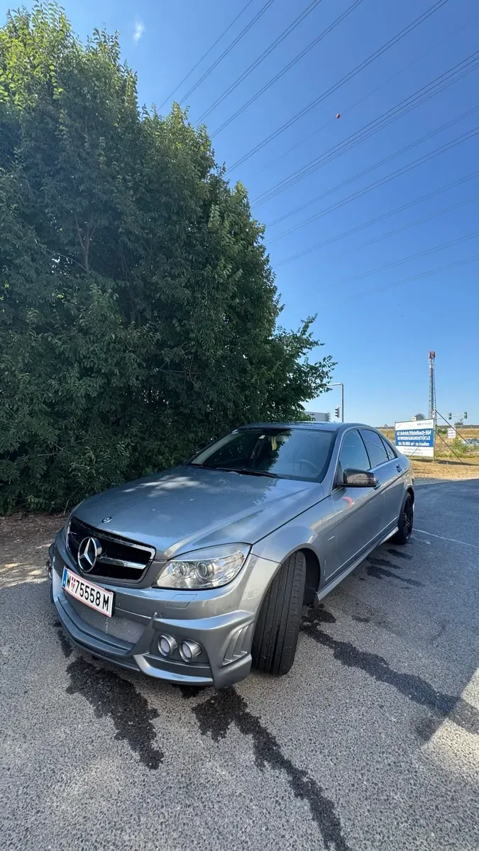 Mercedes-Benz C-Class 2008 photo 2