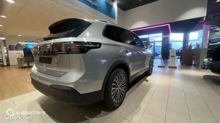 Volkswagen Tiguan 2025 photo 5