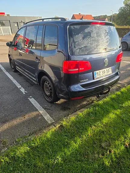 Volkswagen Touran 2010 photo 4